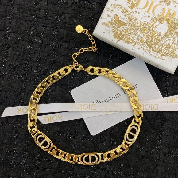 Dior Elegant Gold Chain Necklace🍓🍒🍒🍒 - Picture 1 of 8
